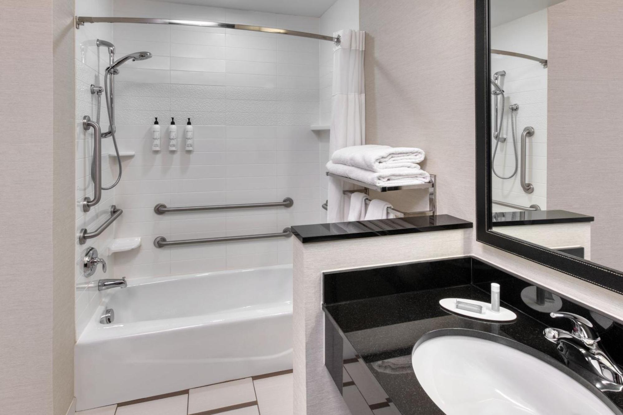 Fairfield Inn & Suites By Marriott Moncton Extérieur photo