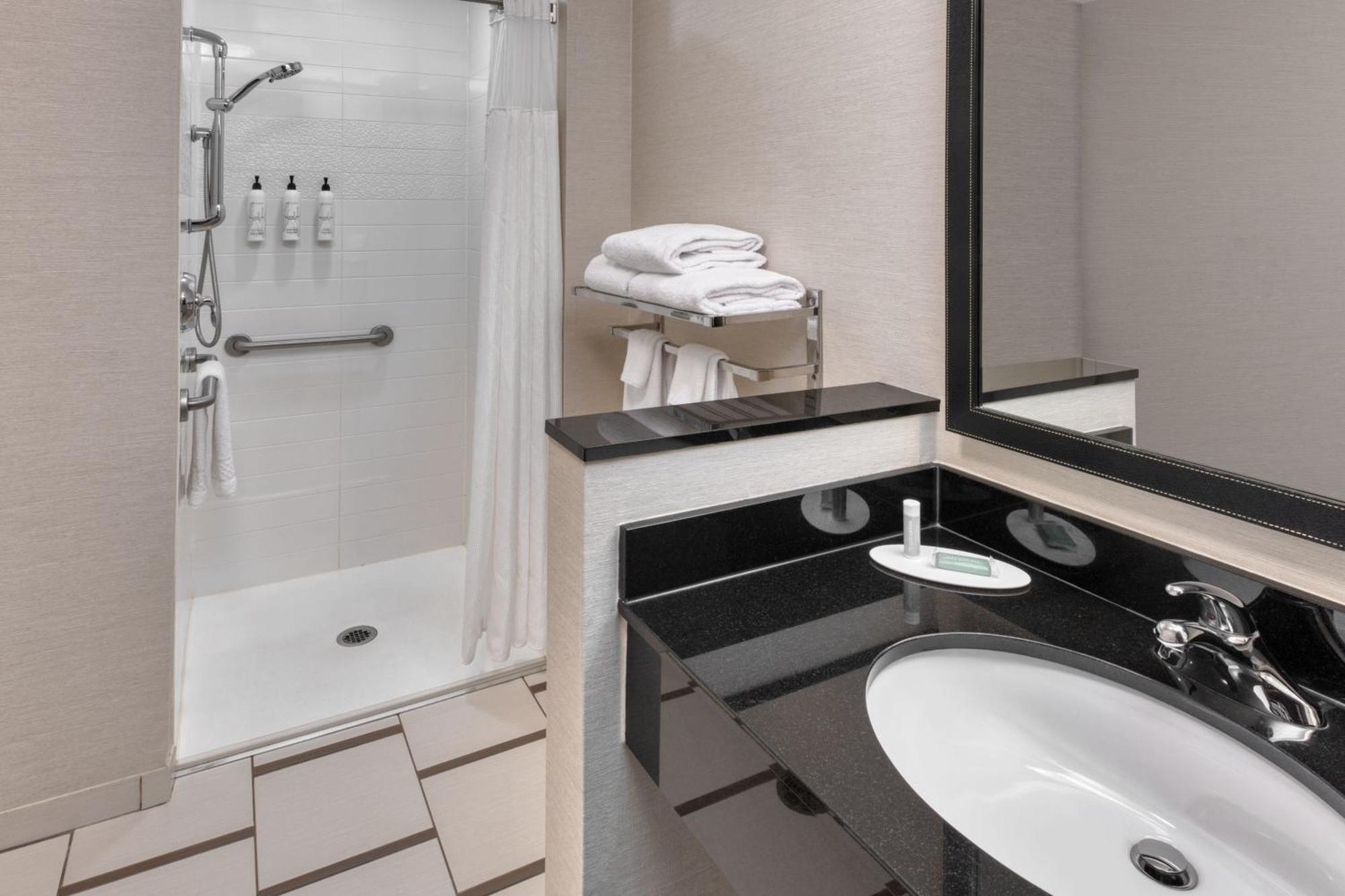 Fairfield Inn & Suites By Marriott Moncton Extérieur photo