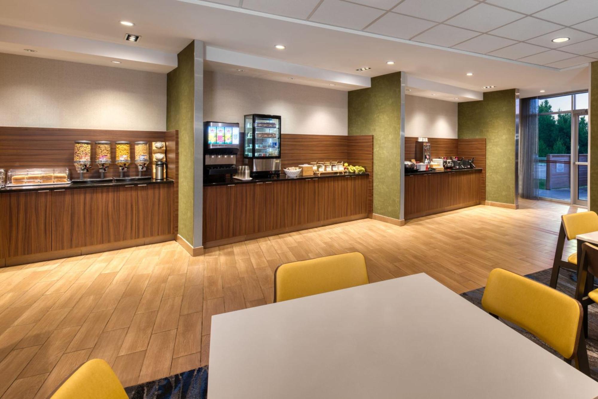 Fairfield Inn & Suites By Marriott Moncton Extérieur photo