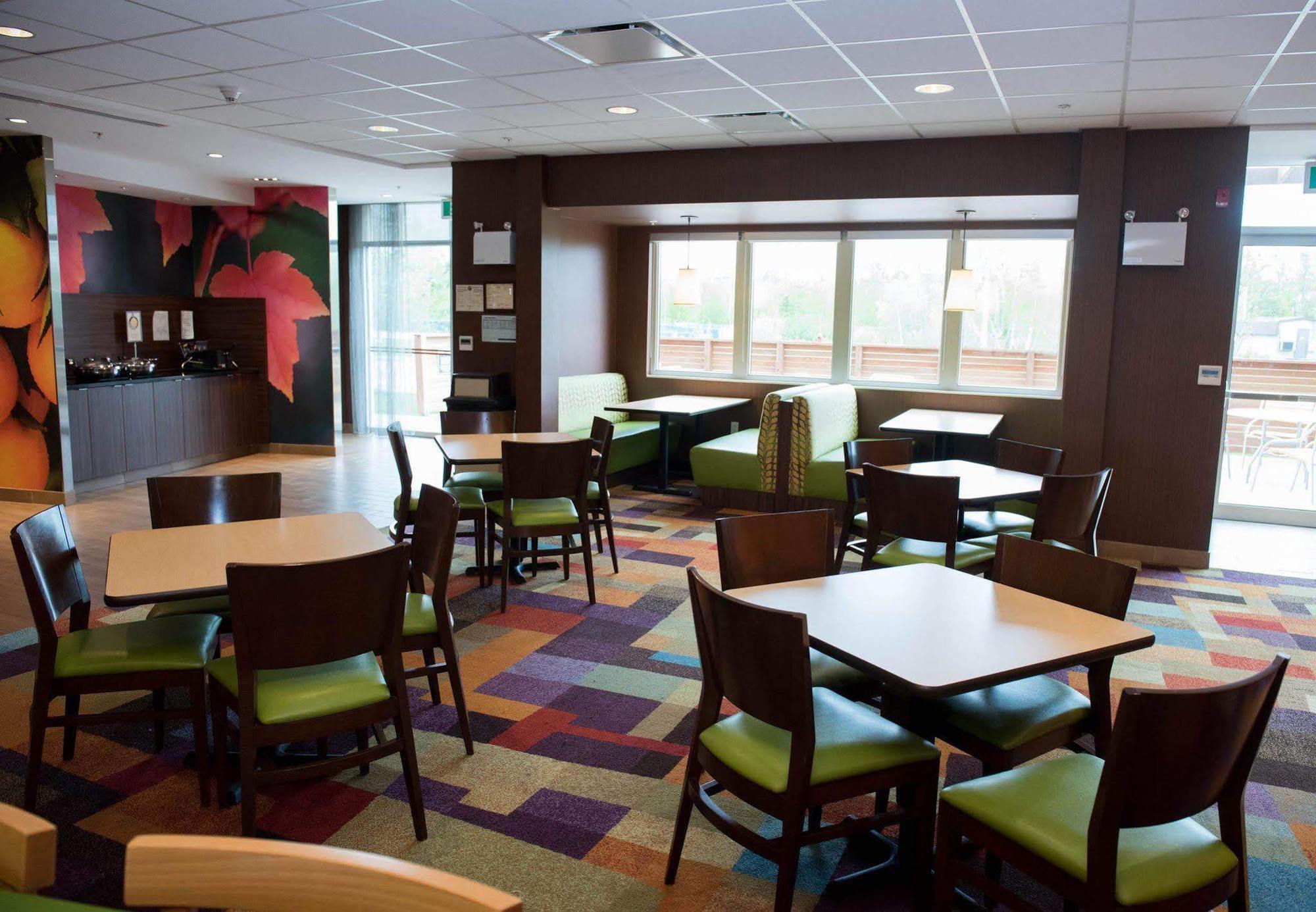 Fairfield Inn & Suites By Marriott Moncton Extérieur photo