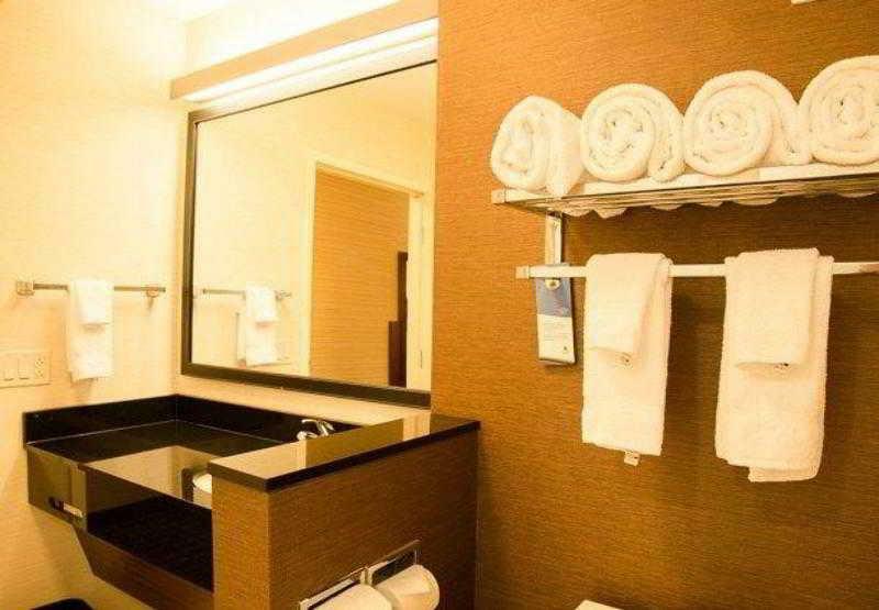 Fairfield Inn & Suites By Marriott Moncton Extérieur photo